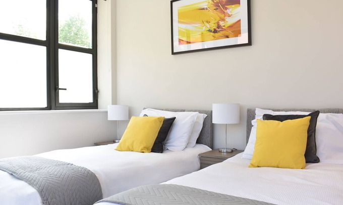 Watford Apartment | Apartment 2 - Stylish 1 Bedroom twin apartment - Watford, with transport links to Central London