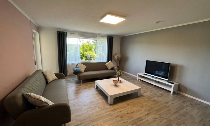 Buscheich Apartment | Apartment 2 - UG - 80m² - Max. 4 Pers. - mit Terrasse - Eifelurlaub mit Panoramablick: Geräumige