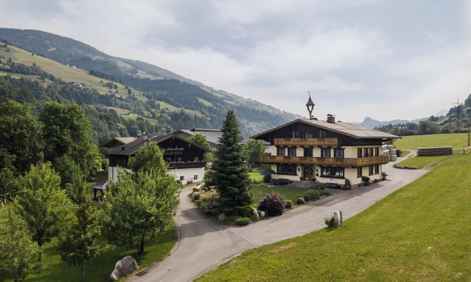 Taxenbach Apartment | Apartment '2' with Mountain View, Balcony & Wi-Fi