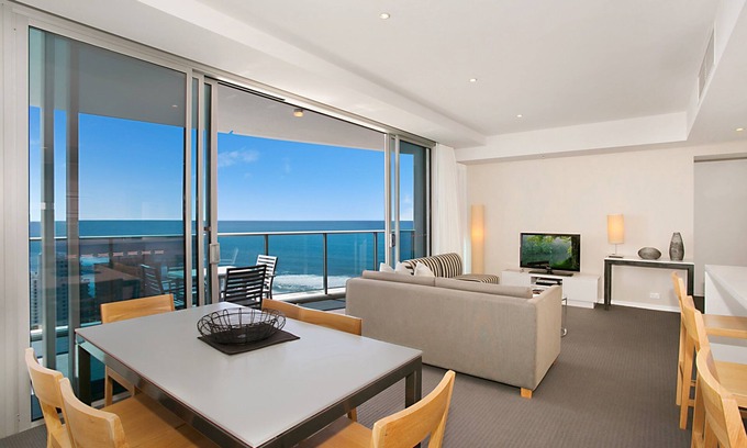 Surfers Paradise Apartment | Apartment 22502. Located high on the 25th floor of this famous resort hotel