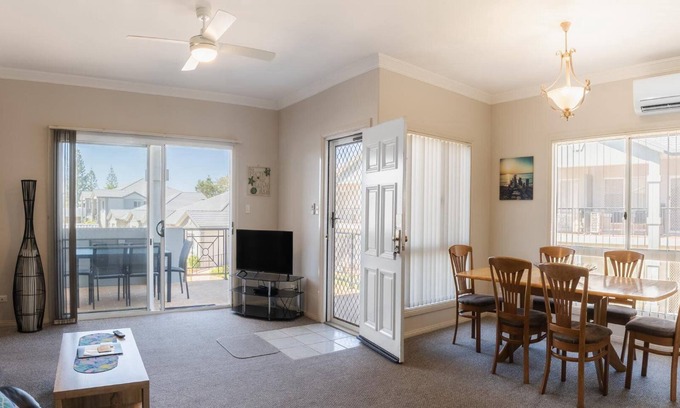 Old Bar House | Apartment 23 @ The Meridian