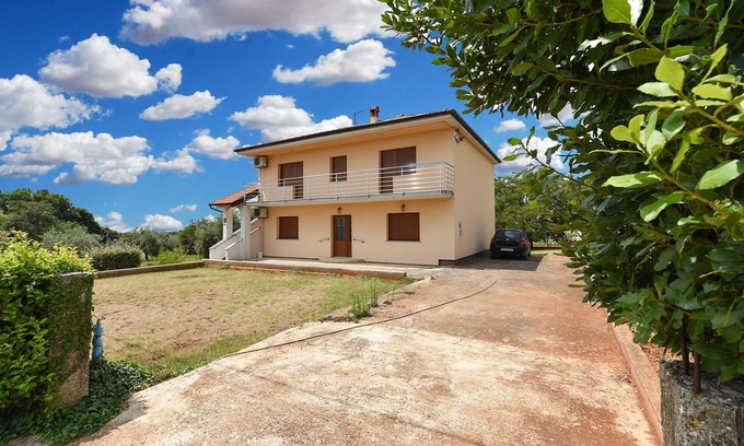 Muntic Apartment | Apartment 2361/116562 (Istria - Muntic), 10000m from the beach
