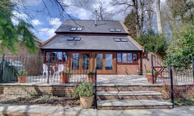 Hartfield House | Apartment ∙ 3 bedrooms ∙ 6 guests