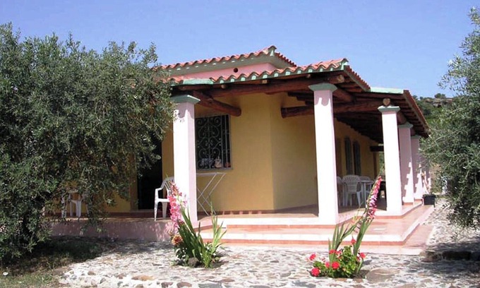 Orosei Apartment | Apartment 300 meters from the beach in villa of the Olives and Roses