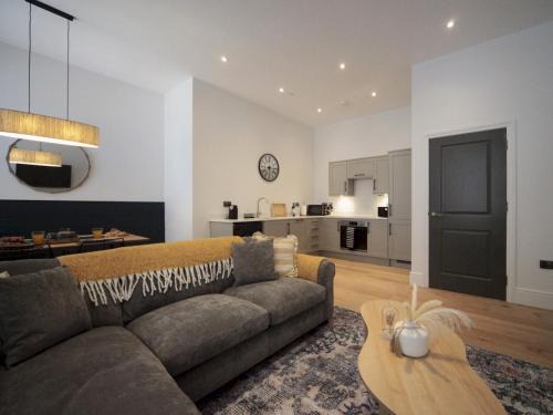 Bont Newydd Apartment | Apartment 5 Old Conservative Club in Historic Town Pass the Keys