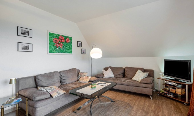 Stinteck Apartment | Apartment 'Abendsonne' with Shared Garden, Balcony and Wi-Fi