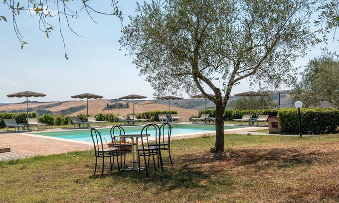 Bollano Apartment | Apartment 'Agriturismo Carpineto' with Shared Pool, Private Terrace and Wi-Fi