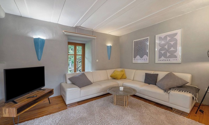 Dernbach Apartment | Apartment 'Alte Mühle In Dernbach' with Private Terrace, Shared Garden and Wi-Fi