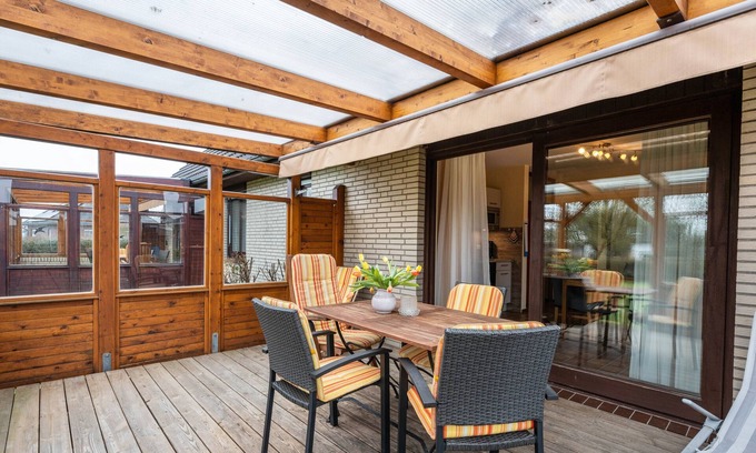 Stinteck Apartment | Apartment 'Am Graben' with Private Terrace, Shared Garden and Wi-Fi