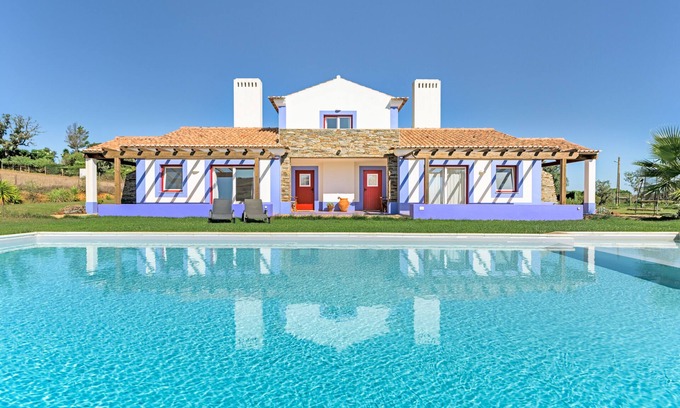 Santiago do Cacem Apartment | Apartment 'Apartamento Alecrim' with Mountain View, Shared Pool and Wi-Fi