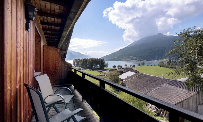 Resia Apartment | Apartment 'Appartements Egart 3' with Lake View, Balcony and Wi-Fi