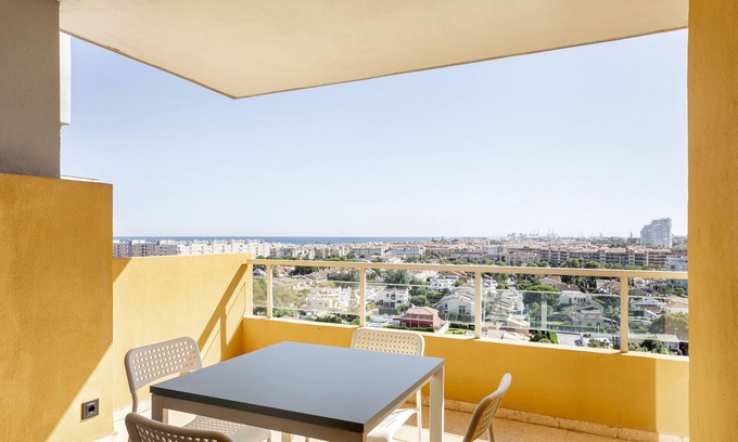 Canet de Berenguer Apartment | Apartment 'Atico Con Piscina En La Playa' with Sea View, Wi-Fi and Air Conditioning