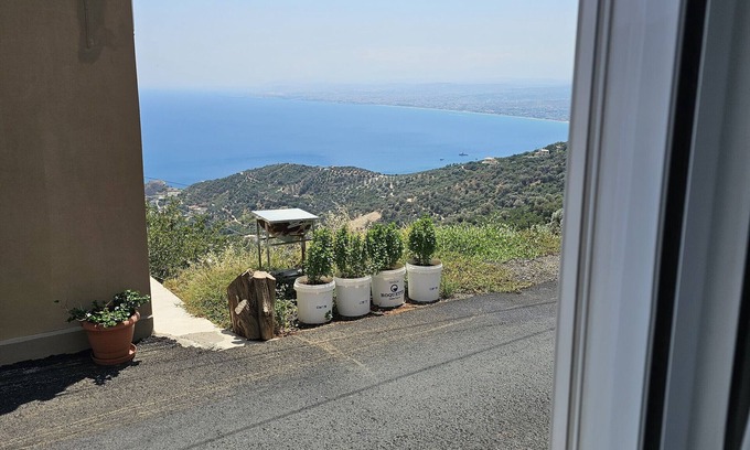 Rodhia Apartment | Apartment 'Athene Place' with Shared Terrace, Wi-Fi and Air Conditioning