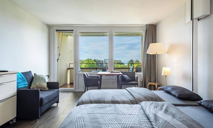 Waggershausen Apartment | Apartment 'Ausblick' with Lake- and Mountain View, Balcony & Wi-Fi