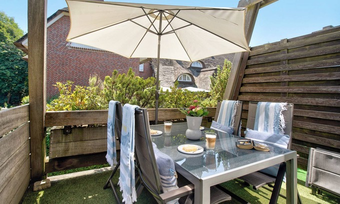 Dangast Apartment | Apartment 'Backbord 21' close to the Beach with Garden & Wi-Fi