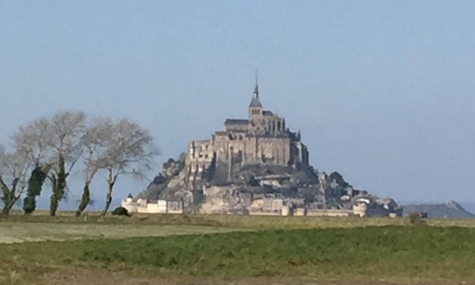 Saint-Broladre Apartment | Apartment bay of Mont-saint-Michel in the heart of the village of Saint-Broladre