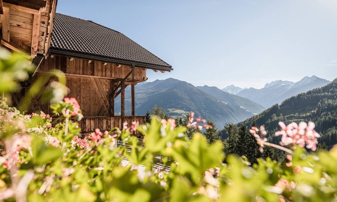 Valle Aurina Apartment | Apartment 'Bruneggerhof 2' with Mountain View, Private Garden and Wi-Fi