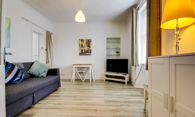 Prestwick Apartment | Apartment Caerlaverock Road, Ground Floor Flat