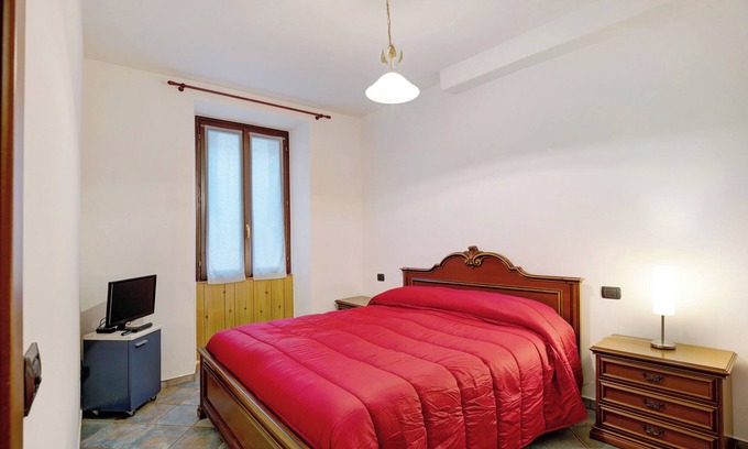 Omegna Apartment | Apartment 'Casa Giola Omegna' with Balcony and Wi-Fi