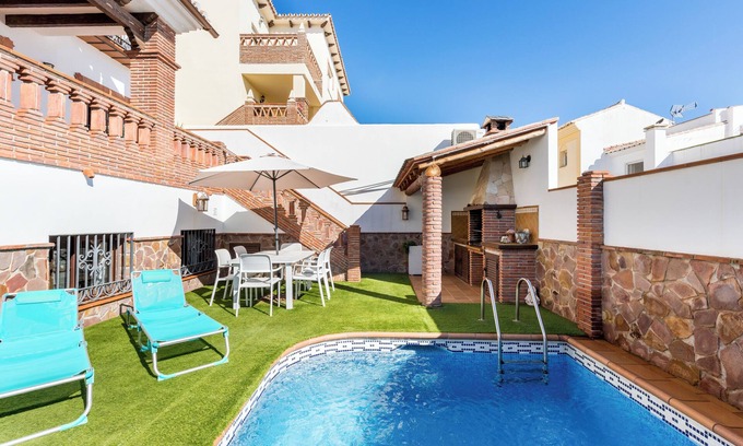 Nerja Apartment | Apartment Casa Patricia Nerja with Mountain View, Pool