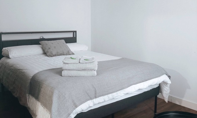 Bellegarde-sur-Valserine Apartment | Apartment 'Cecile' with Mountain Views, Private Garden and Wi-Fi