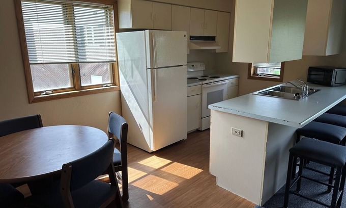 Plymouth Apartment | Apartment Centrally Located
