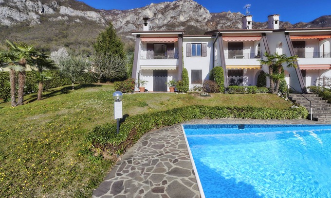 Lierna Apartment | Apartment 'Claudias Flat' with Shared Pool, Balcony and Wi-Fi