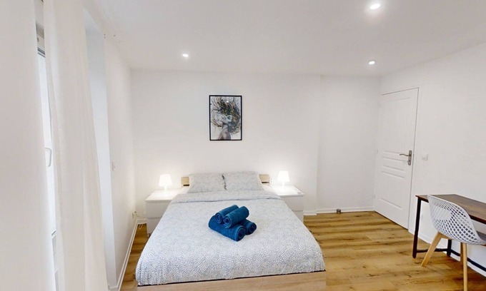 Le Mee-sur-Seine Apartment | Apartment 'Cosy Calm Seine Riverside Garden' with Balcony and Wi-Fi