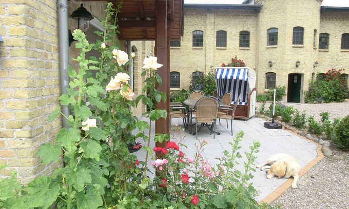 Stenderup Apartment | Apartment courtyard - Ferienhof Börsby - Apartment courtyard