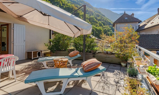 Rovagny Apartment | Apartment 'Domaine du Prieuré' with Mountain View, Terrace & Wi-Fi