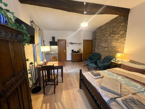 Blankenheim Apartment | Apartment Eifelsteig im Posthalterhof, anno 1683, mit Sauna