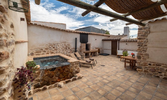 Marjaliza Apartment | Apartment 'El Rincon De San Juan' with Private Pool, Wi-Fi and Air Conditioning