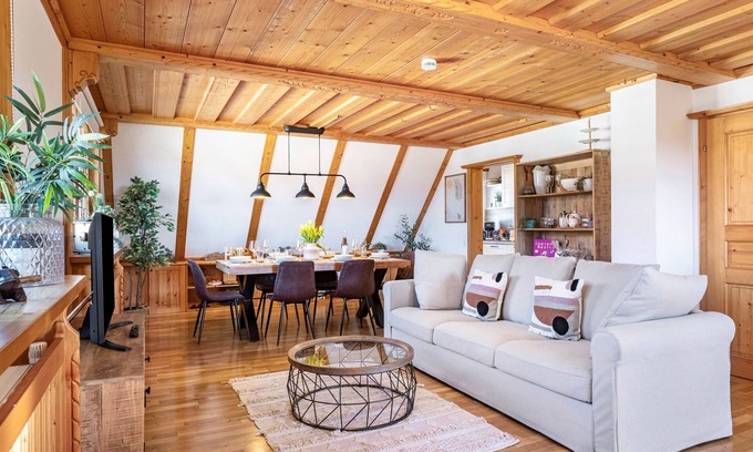 Loffingen Apartment | Apartment 'Familienglück' with Wi-Fi