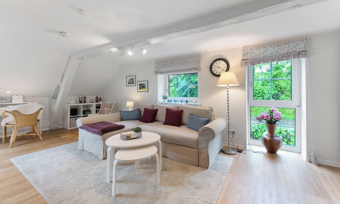 Gluecksburg Apartment | Apartment 'Ferienwohnung Aerö' with Shared Garden and Wi-Fi