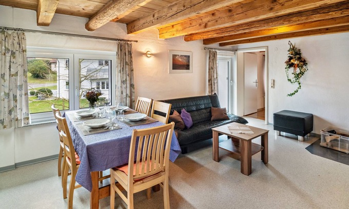 Ravensburg Apartment | Apartment 'Ferienhaus Felicia OG' with Private Garden and Wi-Fi