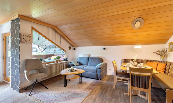 Kniebis Apartment | Apartment 'Ferienwohnung A, 57 Qm' with Shared Terrace, Shared Garden and Wi-Fi