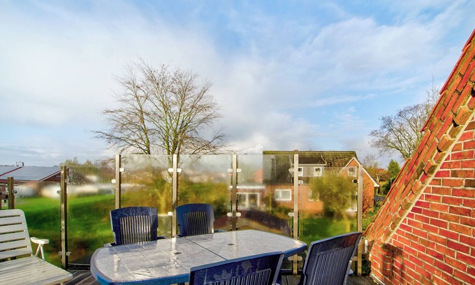 Wangerland Apartment | Apartment 'Ferienwohnung Düne' with Balcony and Wi-Fi