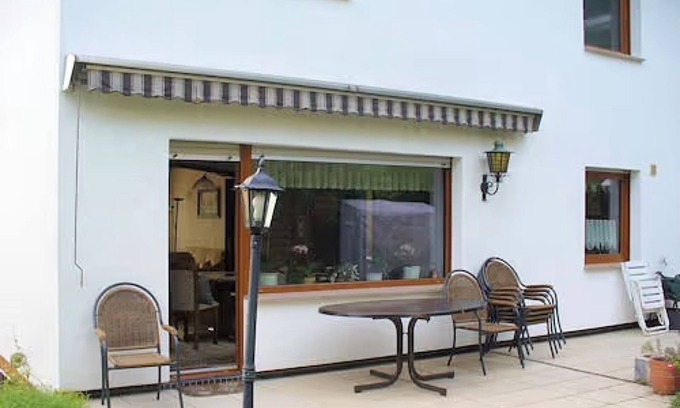 Weinheim Apartment | Apartment 'Ferienwohnung Petryk' with Private Terrace, Private Garden and Wi-Fi