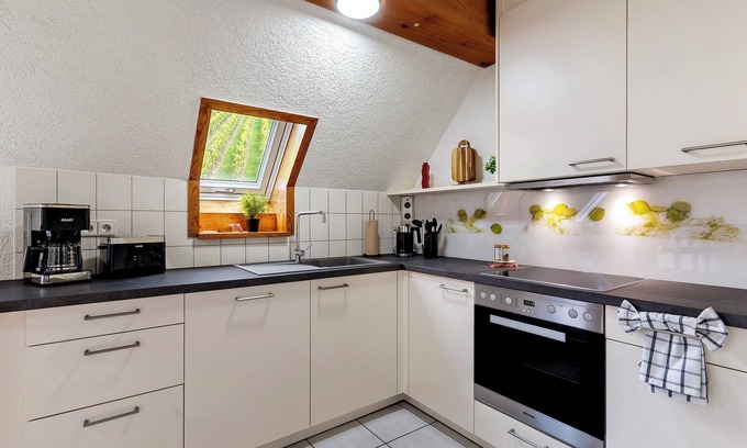 Appenweier Apartment | Apartment 'Fichte' with Balcony and Wi-Fi