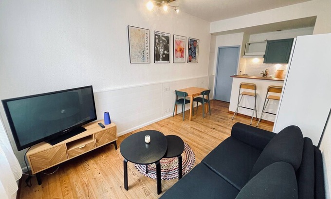 Amidonniers - Caffarelli Apartment | Apartment for 2 near Place Saint-Pierre