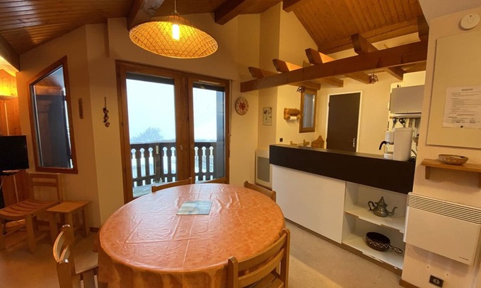 Cohennoz Apartment | Apartment for 4, near slopes and shops, Crest-Voland