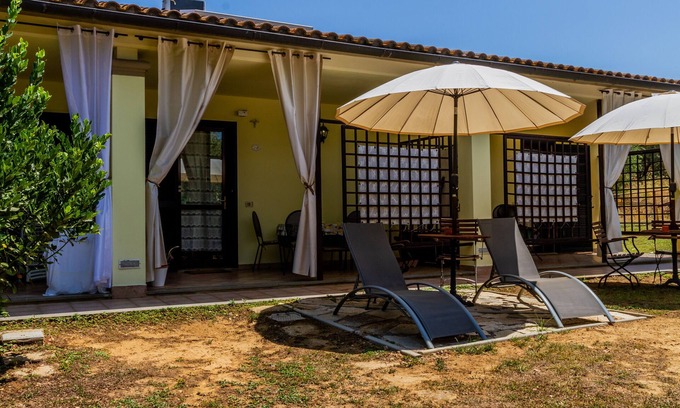 Grosseto Apartment | Apartment 'Forasacco Pendolino' with Private Terrace, Wi-Fi and Air Conditioning