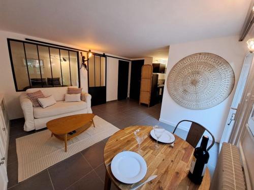 Bievres Apartment | Apartment