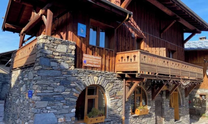 Montchavin Apartment | Apartment 'L'edelweiss' with Mountain View, Private Terrace and Wi-Fi