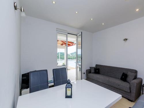 Stikovica Apartment | Apartment Franceska -Two-Bedroom Apartment with Terrace and Sea View