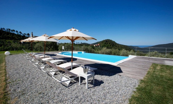 Deiva Marina Apartment | Apartment 'Frantoio' with Sea View, Wi-Fi and Air Conditioning