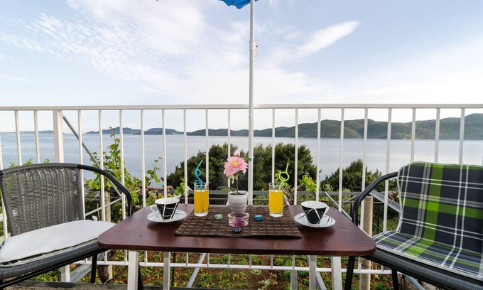 Dubrovacko Primorje Apartment | Apartment Giovani - Two Bedroom Apartment with Balcony and Sea View