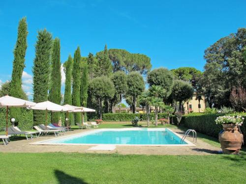 Poggibonsi Apartment | Apartment Giuggiolo 6 by Interhome