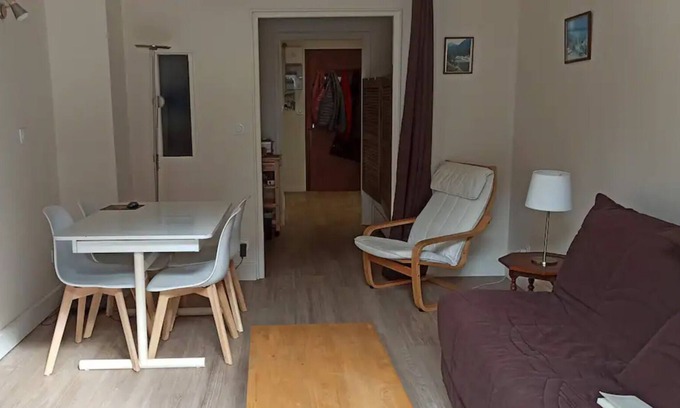 Cauterets Apartment | Apartment 'Grand Studio Cauterets' with Mountain View and Balcony