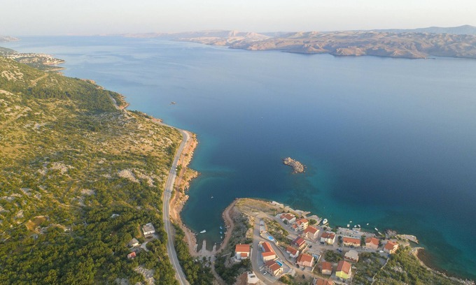 Cesarica Apartment | Apartment Green with pool - Villa Dina (Ribarica, Karlobag, Croatia)